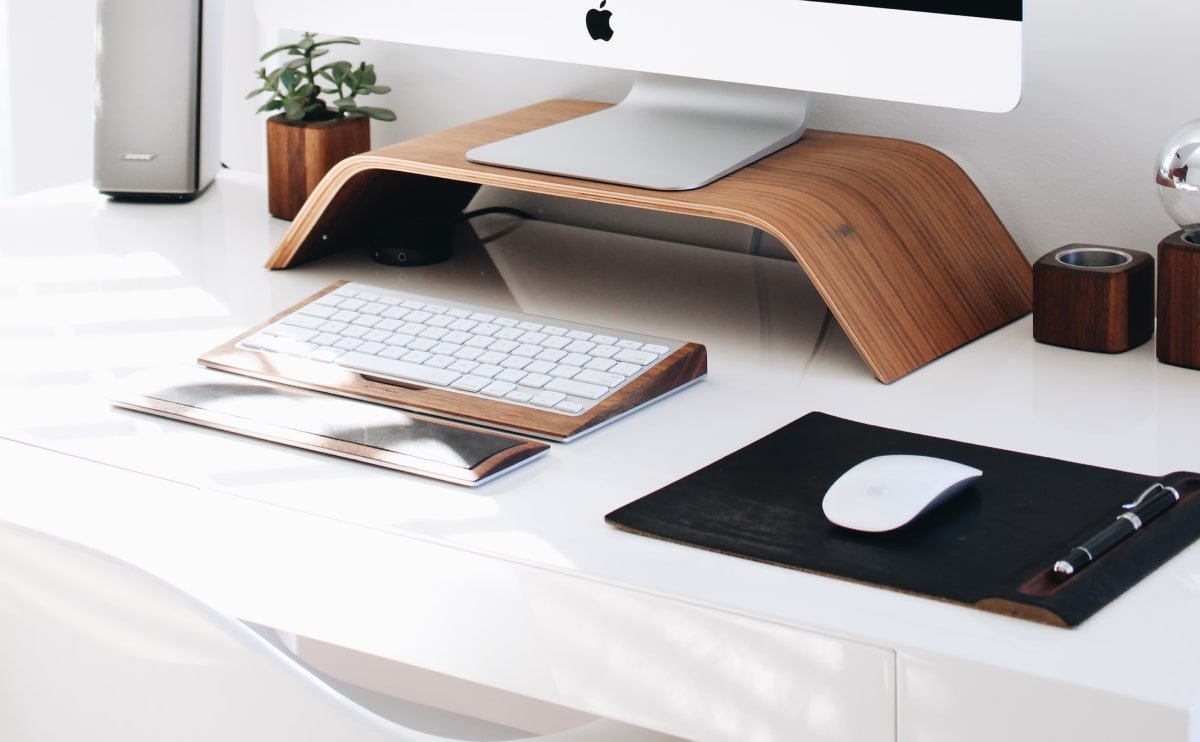 Reinterprets the classic bookshelf